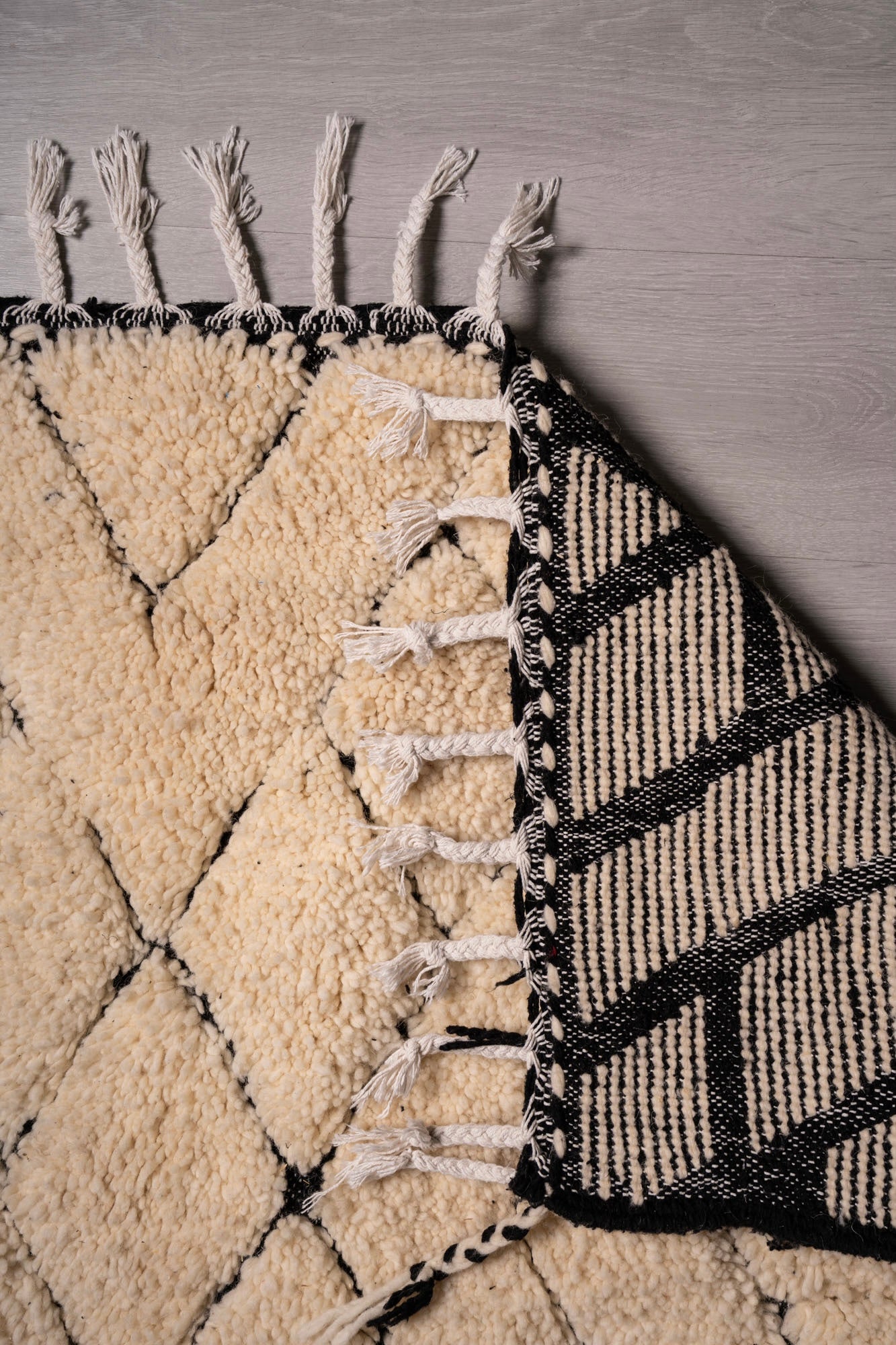 Mrirt rug LARGE MR-0003