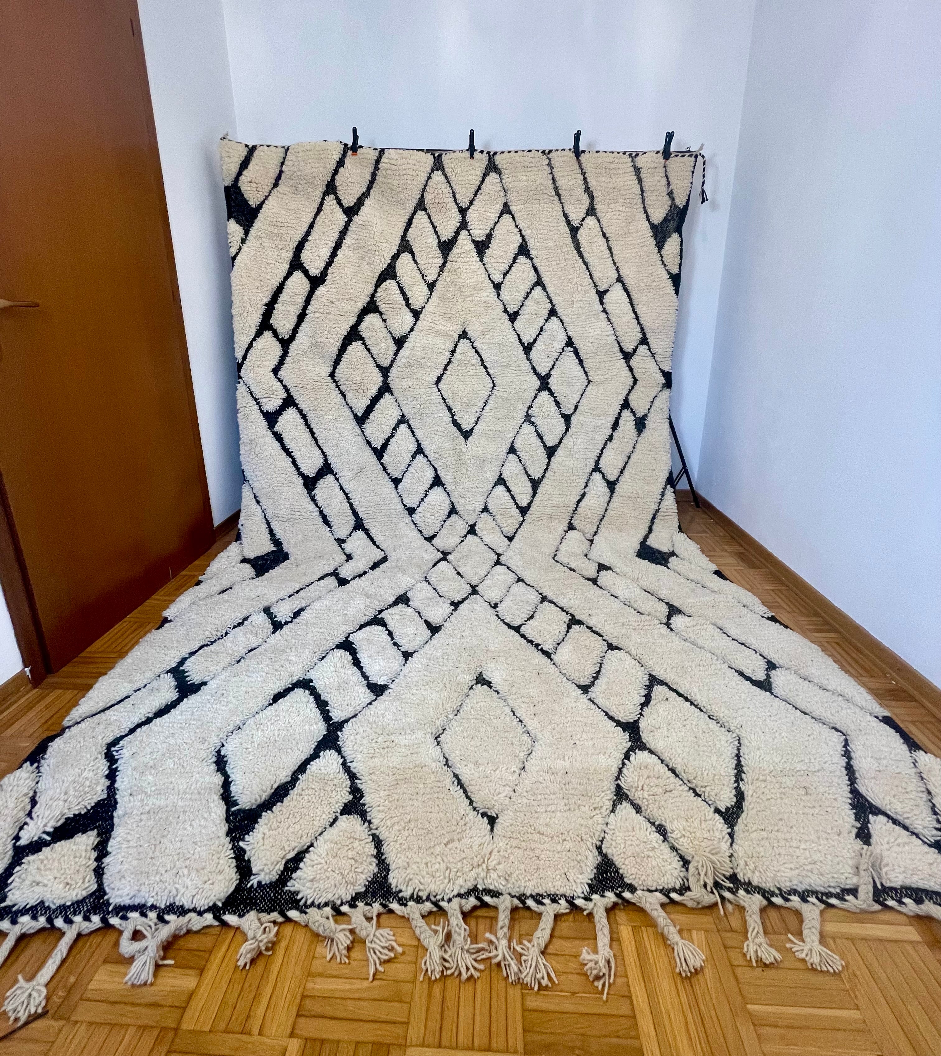 Mrirt rug LARGE MR-0003
