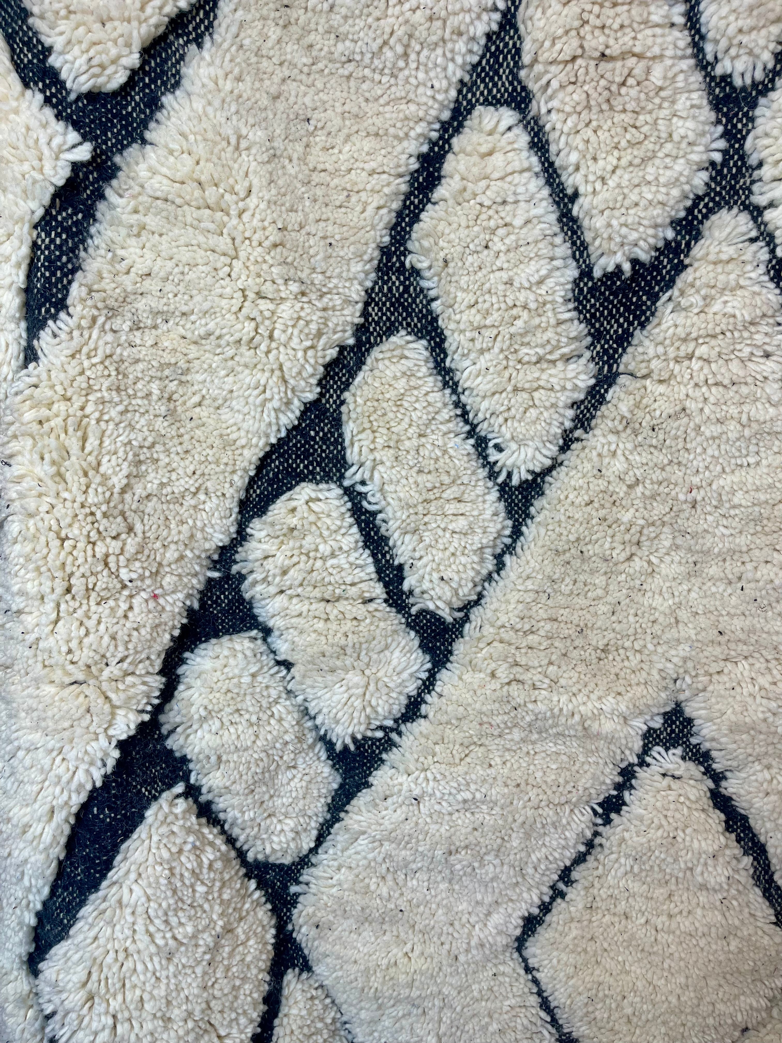 Mrirt rug LARGE MR-0003