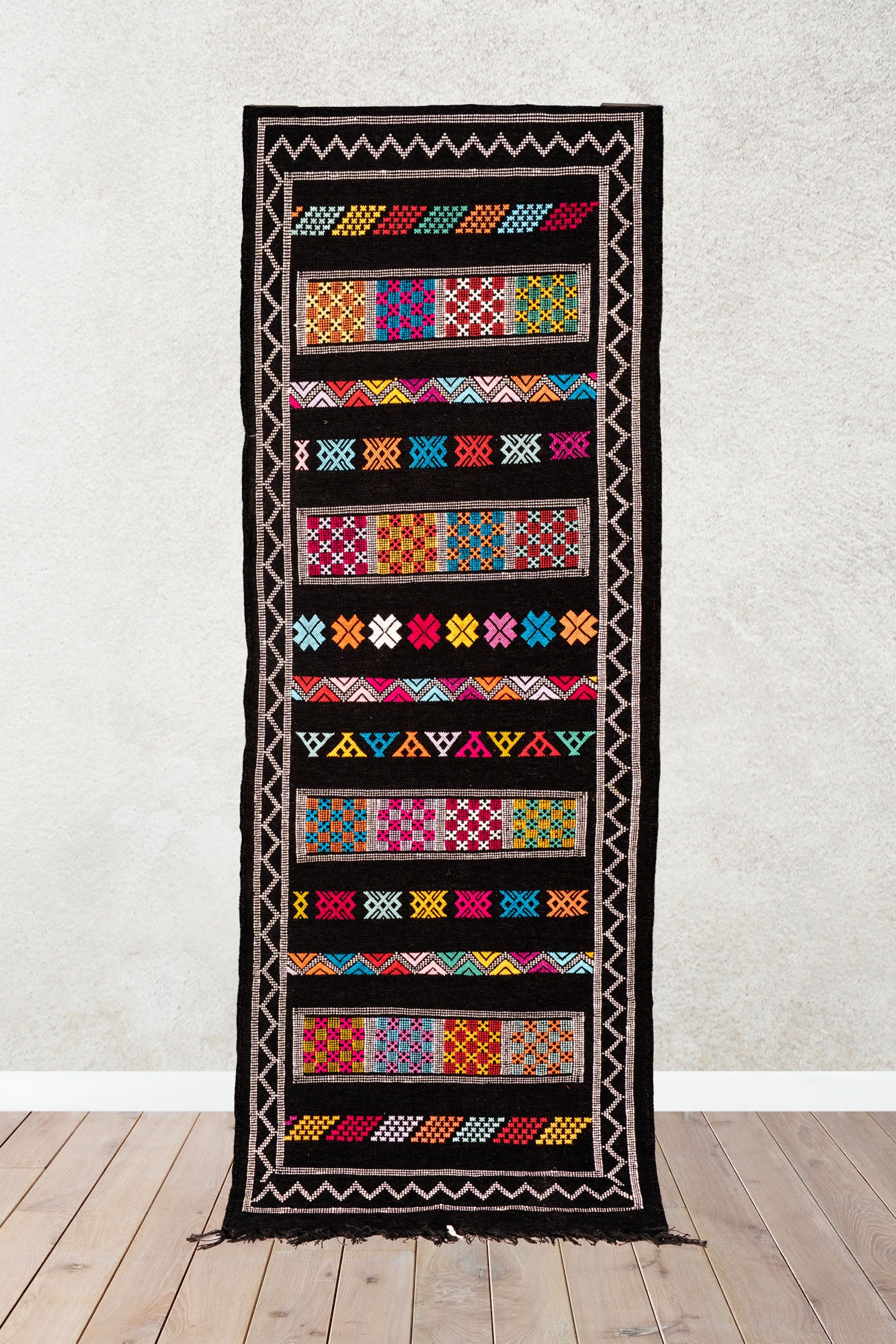 Tapis Hanbel noir 188cm x 66cm HB-0005